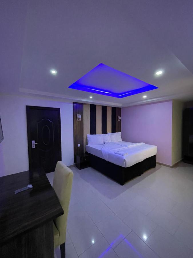 Alluring View Hotel - Allen Avenue Lagos Kültér fotó