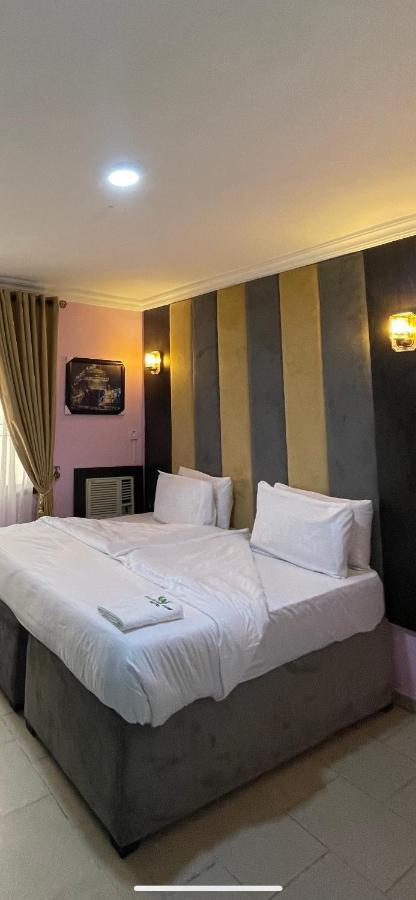 Alluring View Hotel - Allen Avenue Lagos Kültér fotó