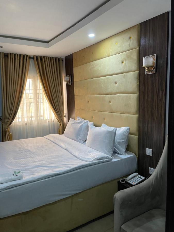 Alluring View Hotel - Allen Avenue Lagos Kültér fotó