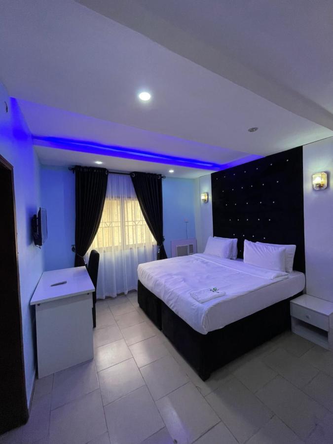 Alluring View Hotel - Allen Avenue Lagos Kültér fotó