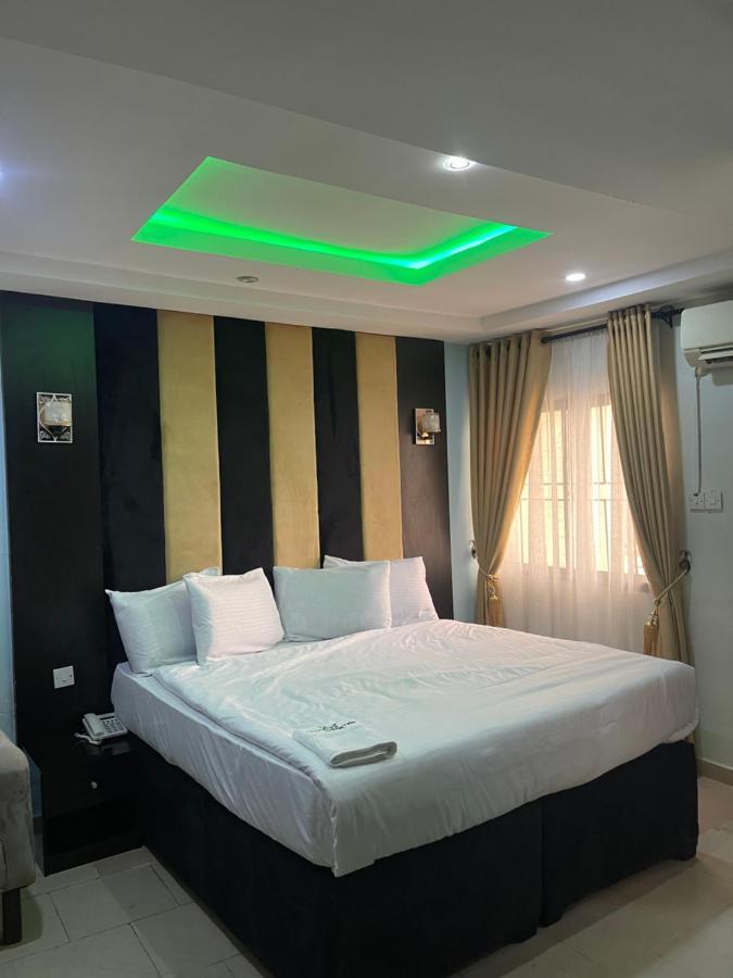 Alluring View Hotel - Allen Avenue Lagos Kültér fotó
